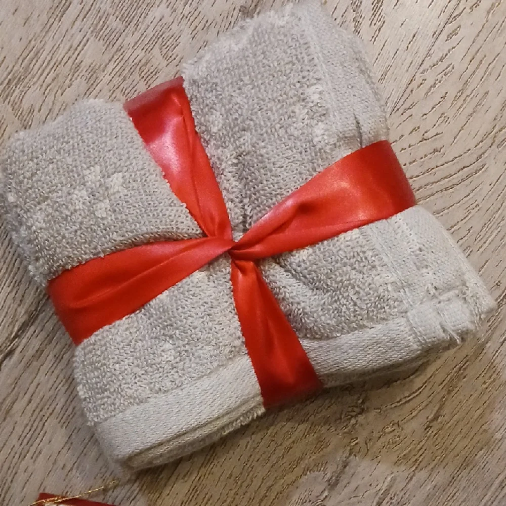 NWT Martex Easy Living Soft Gray Silver Fingertip Towels Set Of Two